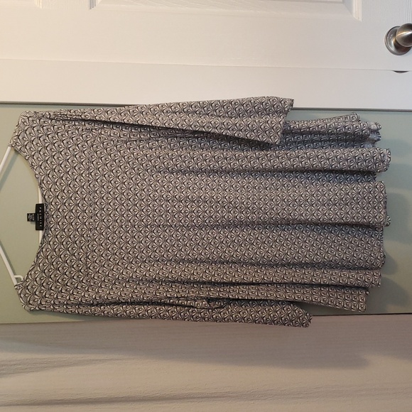 Premise Top - Picture 3 of 4